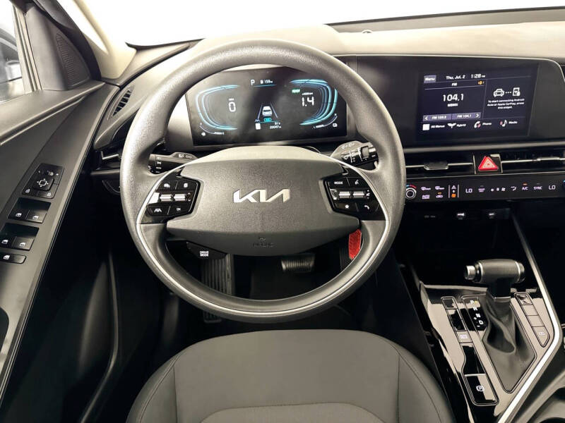 2023 Kia Niro LX