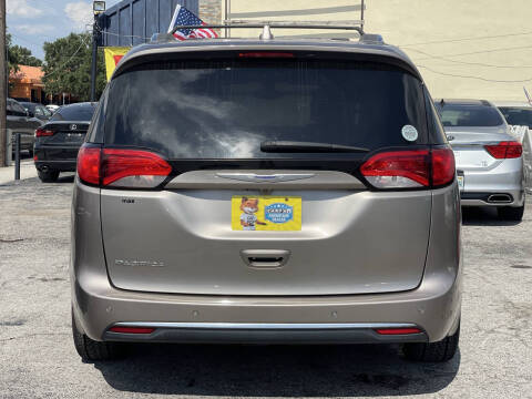 2018 Chrysler Pacifica Touring L