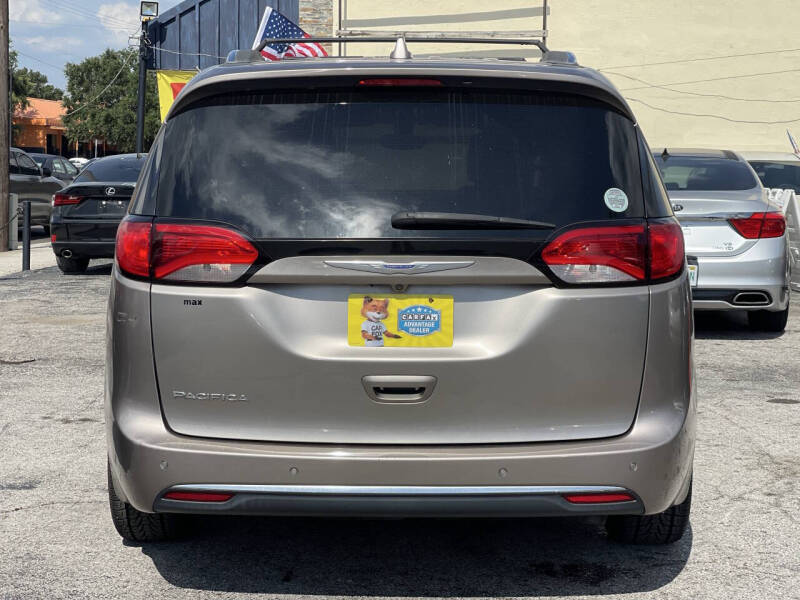 2018 Chrysler Pacifica Touring L