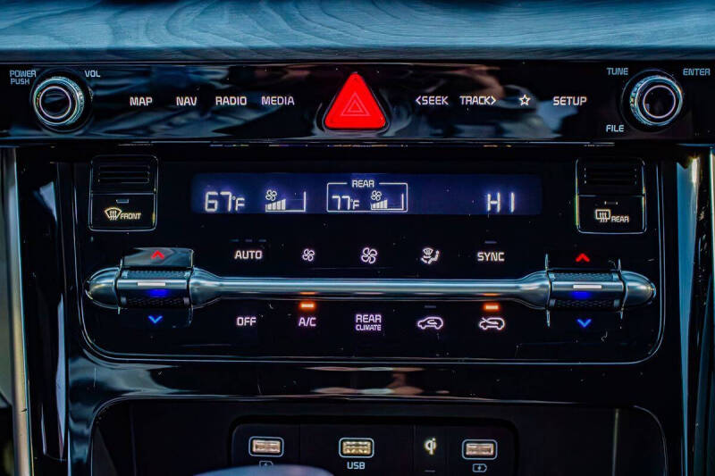 2023 Kia Carnival EX