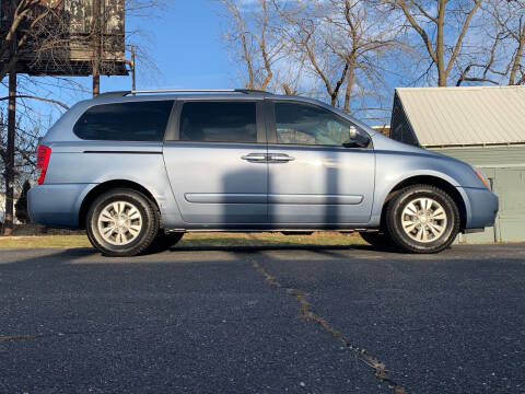 2012 Kia Sedona for sale at SMART DOLLAR AUTO in Milwaukee WI