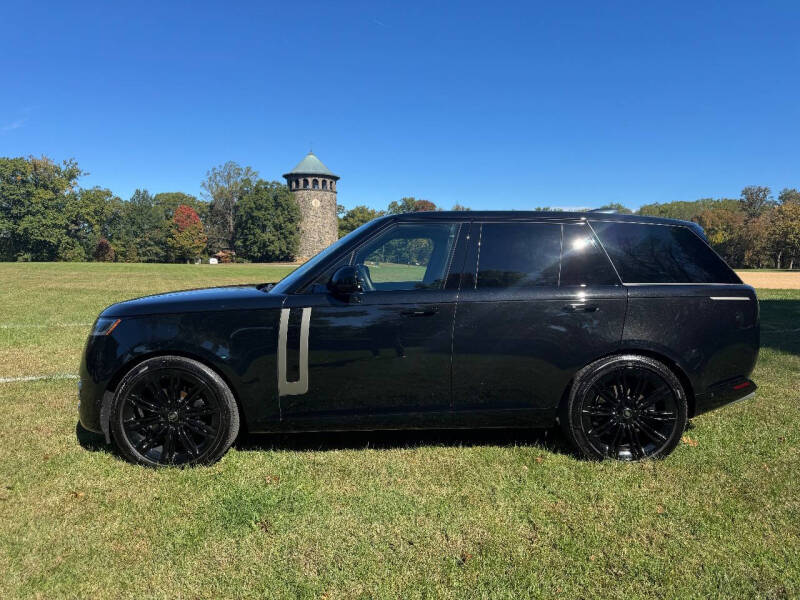 2025 Land Rover Range Rover SE's photo