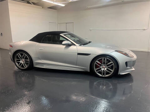 2017 Jaguar F-TYPE R