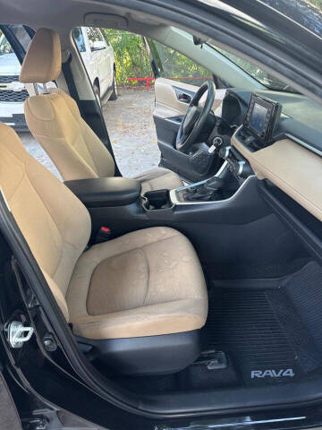 2020 Toyota RAV4 Hybrid LE