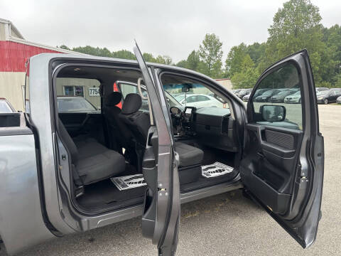 2013 Nissan Titan SV