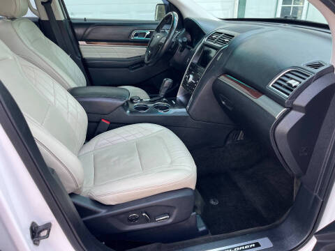 2017 Ford Explorer Platinum