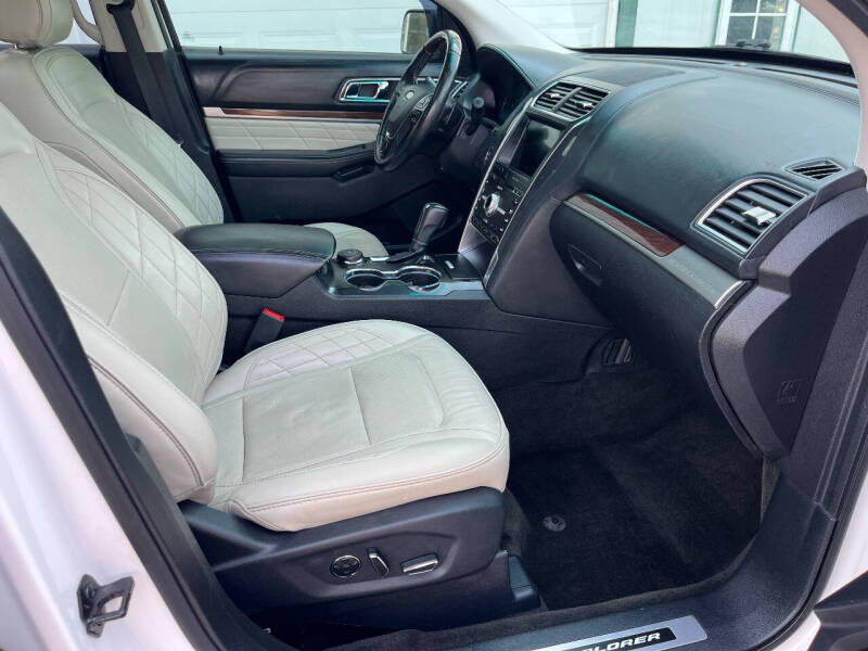 2017 Ford Explorer Platinum