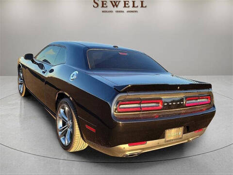 2022 Dodge Challenger SXT
