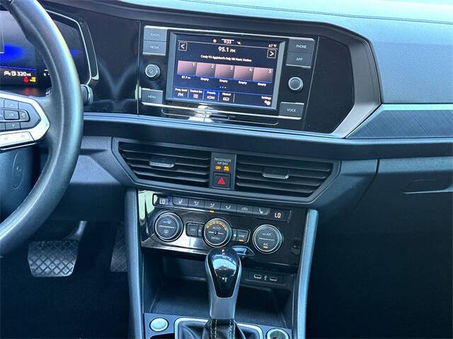 2024 Volkswagen Jetta SE