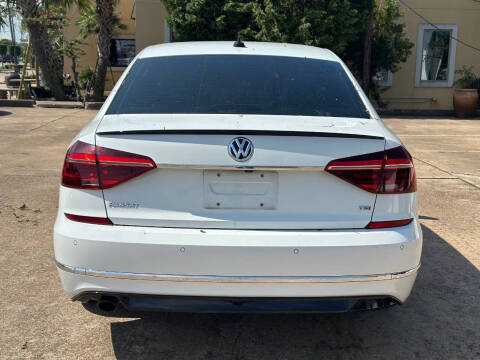 2019 Volkswagen Passat SE R-Line