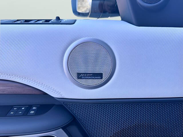 2025 Land Rover Discovery P300 Dynamic SE