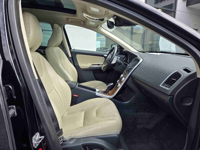 2017 Volvo XC60 T5 Inscription