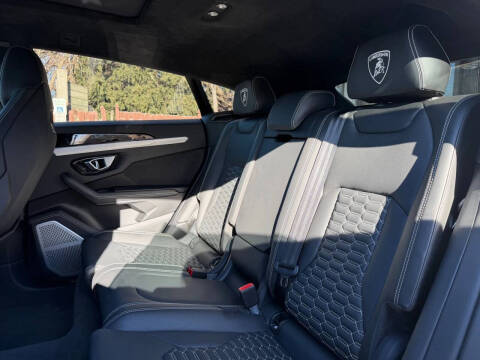 2020 Lamborghini Urus