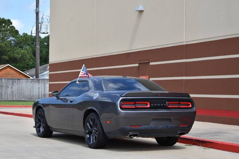2019 Dodge Challenger SXT