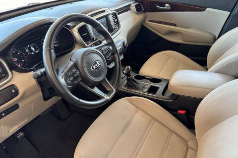 2017 Kia Sorento LX