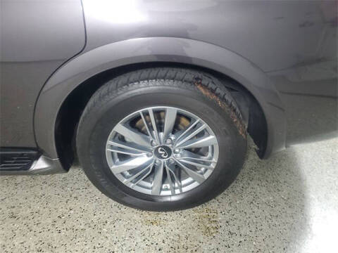 2022 Infiniti QX80 Luxe