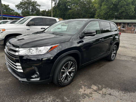 2017 Toyota Highlander for sale at DJ's Truck Sales Inc. in Cedartown GA