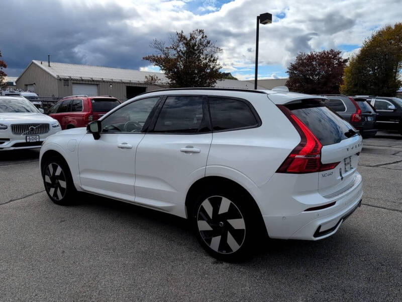 2025 Volvo XC60 T8 Plus Dark Theme
