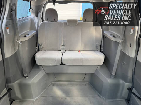2017 Toyota Sienna LE Mobility 7-Passenger