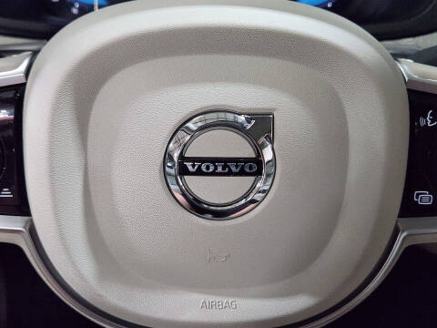 2023 Volvo XC60 Recharge T8 Plus Bright Theme