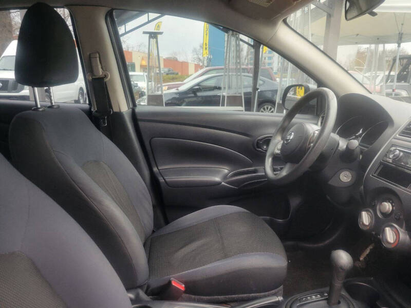 2012 Nissan Versa 1.6 SL