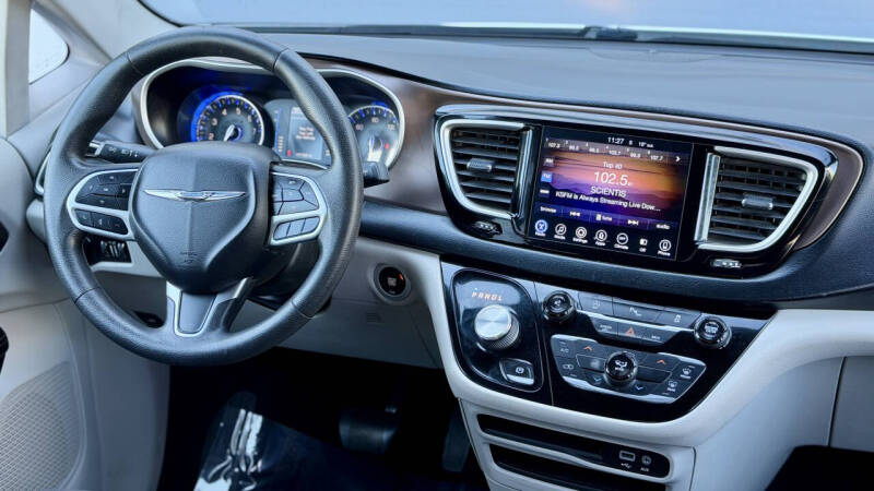 2017 Chrysler Pacifica Touring