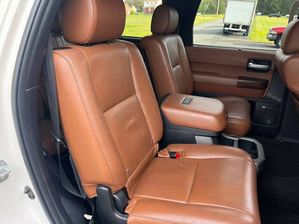 2013 Toyota Sequoia 39