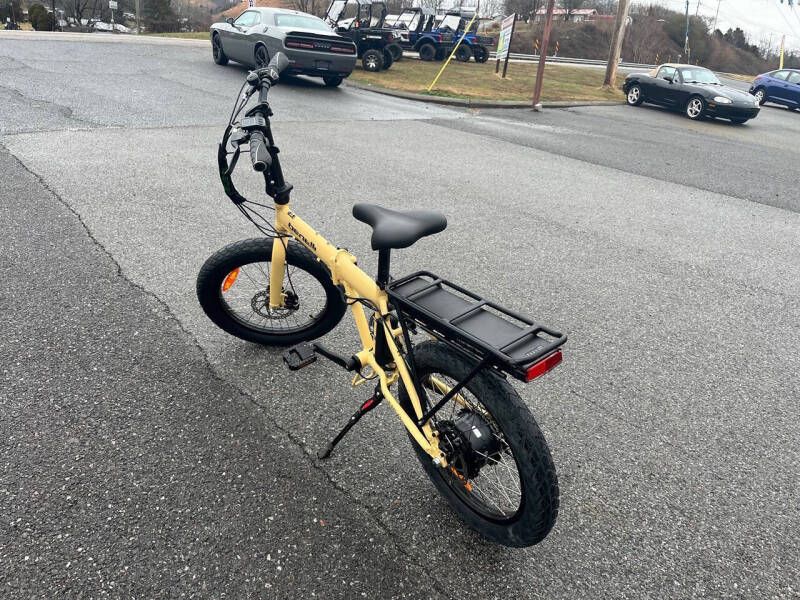 2025 Benelli E-Fold 500