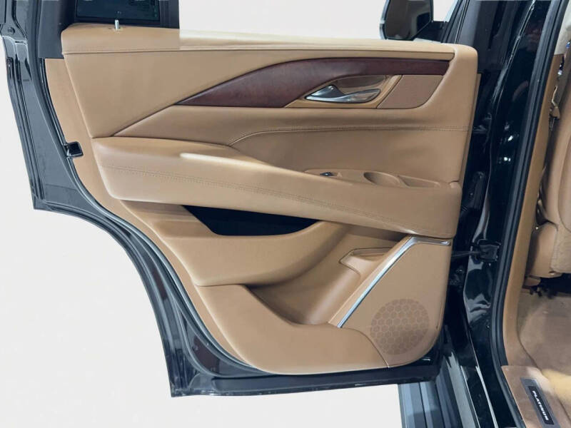 2016 Cadillac Escalade Platinum