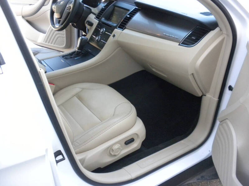 2014 Ford Taurus SEL