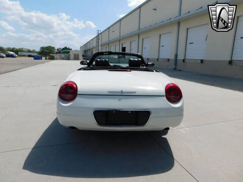 2002 Ford Thunderbird Deluxe