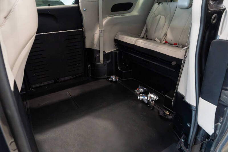 2021 Chrysler Pacifica Touring L