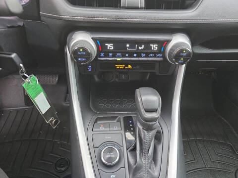 2020 Toyota RAV4 Hybrid LE