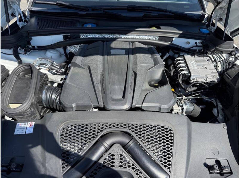 2020 Porsche Macan S