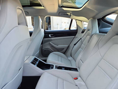 2018 Porsche Panamera