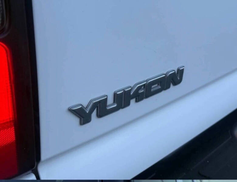 2004 GMC Yukon SLE