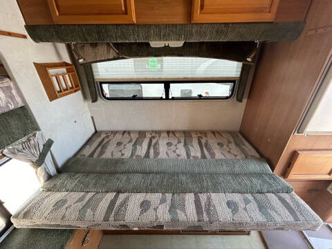2005 Lance CAMPER 920