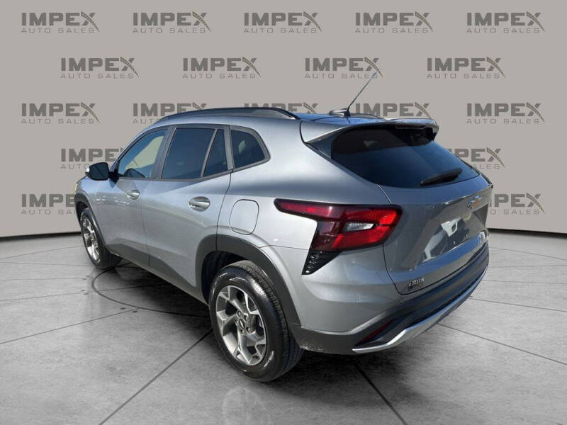 2025 Chevrolet Trax LT