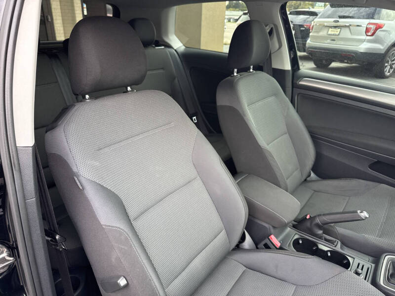 2015 Volkswagen Golf TSI Launch Edition