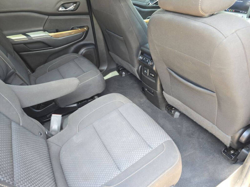 2022 GMC Acadia SLE