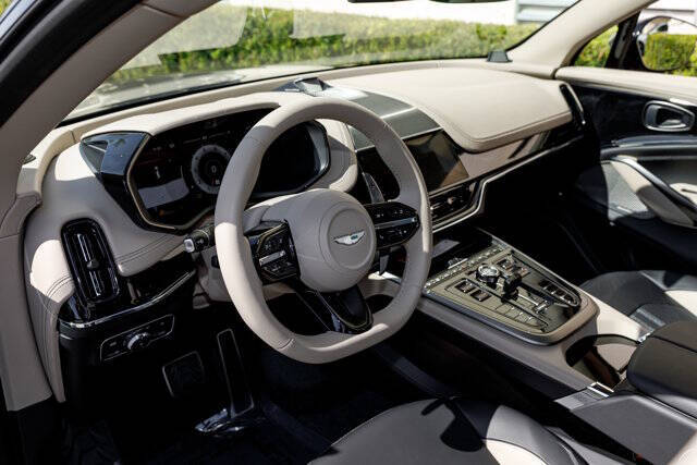 2026 Aston Martin DBX 707