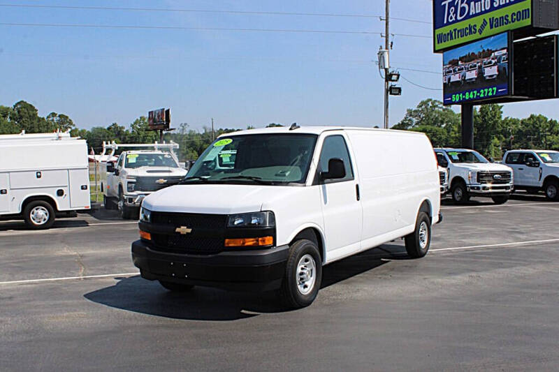 2025 Chevrolet Express 3500