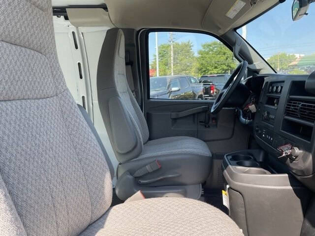 2025 GMC Savana 2500