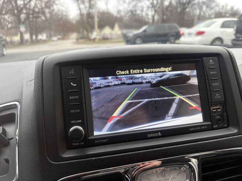 2016 Chrysler Town and Country Touring