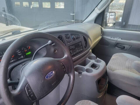 2004 Ford E-Series E-350 SD XLT