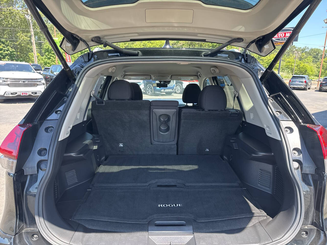 used 2019 Nissan Rogue car, priced at $19,499