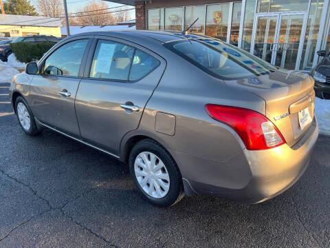 2012 Nissan Versa 1.6 SV