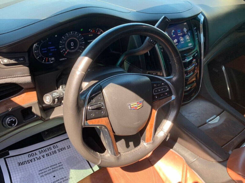 2016 Cadillac Escalade Luxury Collection