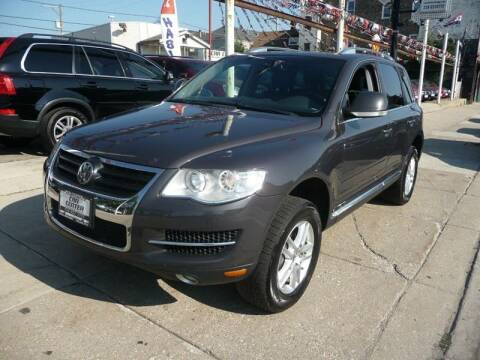 2009 Volkswagen Touareg 2 for sale at CAR CENTER INC in Chicago IL