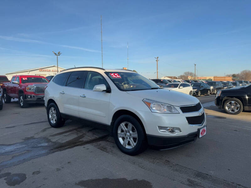 2011 Chevrolet Traverse for sale at UNITED AUTO INC in South Sioux City NE